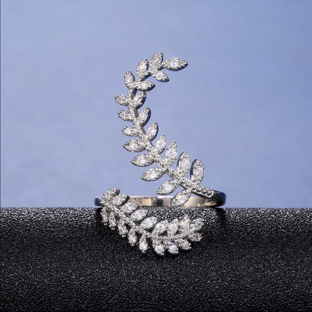 New 925 Silver Elegant Adjustable Sapphire Ring - Picture 5 of 6